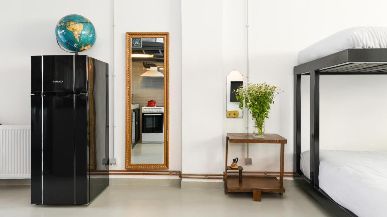 Monastiraki Factory Citycenter- Unspoiled Athens Apartments Екстериор снимка